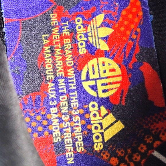 Adidas Ozweego Zip ‘Chinese New Year’, Men’s Size 9 NWT, Q47187 Stash Pockets - Picture 7 of 12